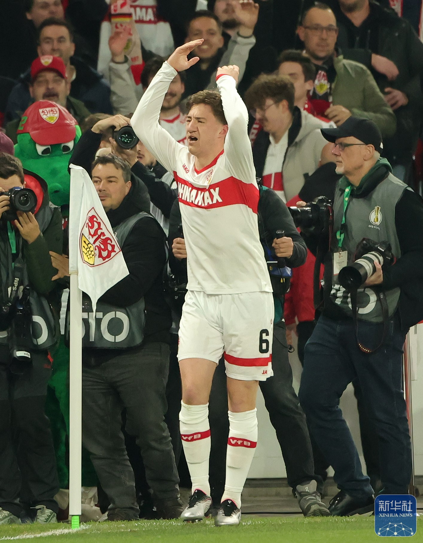 德国队压倒性胜利,晋级半决赛 德国队压倒性胜利,晋级半决赛