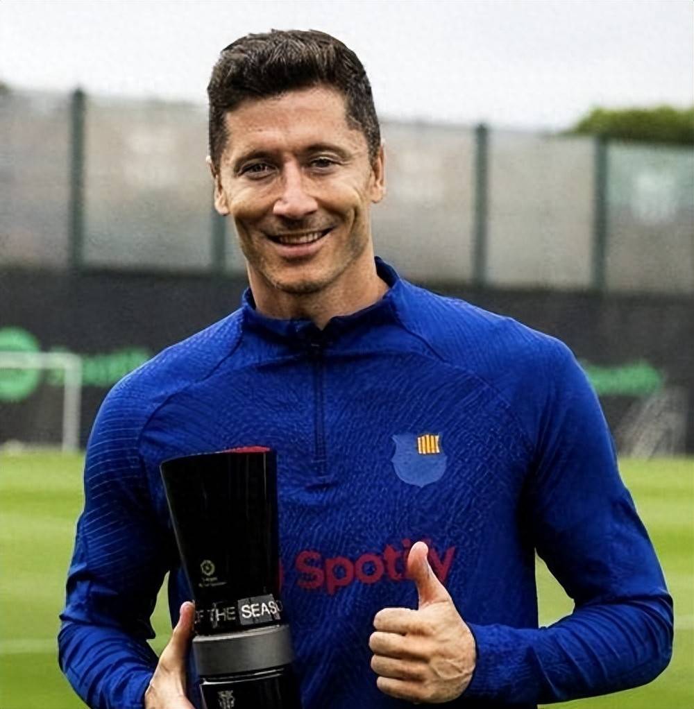 开云官网-英国球员欲转投西班牙，球迷议论纷纷的简单介绍