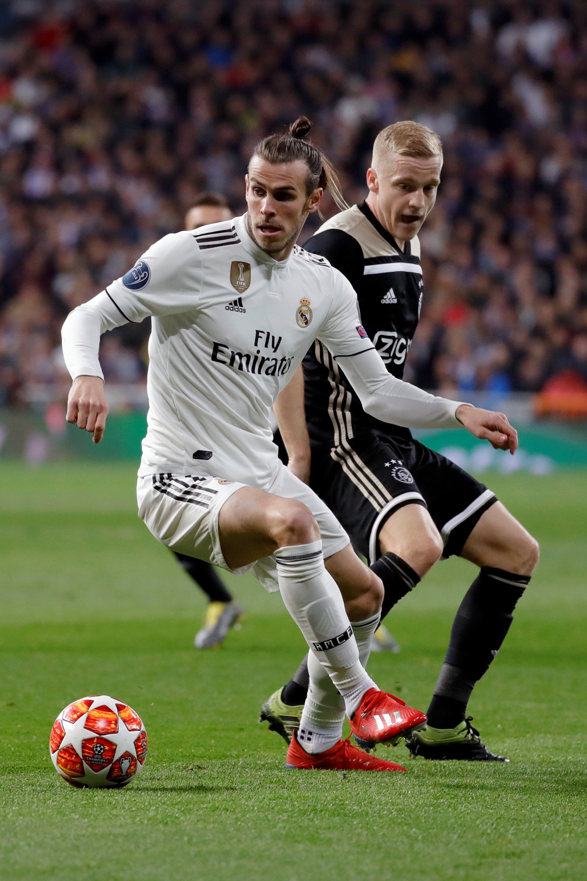 开云体育下载-包含阿贾克斯全取三分，欧冠前景一片光明的词条