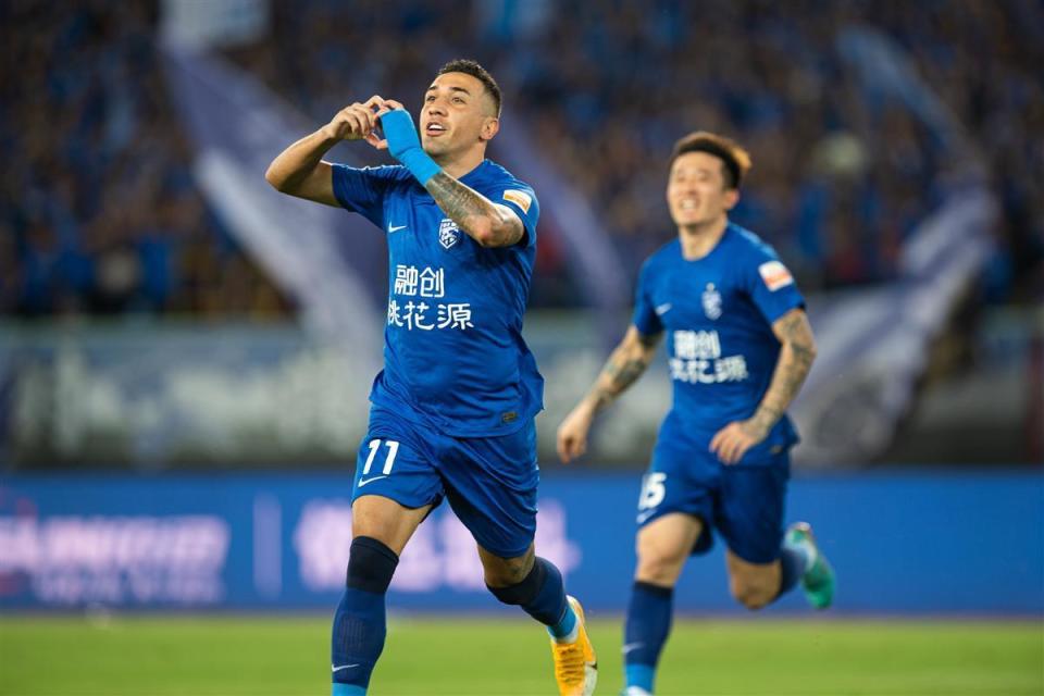 关于澳大利亚黄金军队击败吉隆坡之鹰，晋级国际足球比赛的信息