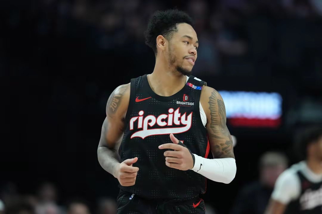 包含西部混战，开拓者客场力克雷霆稳固前八的词条