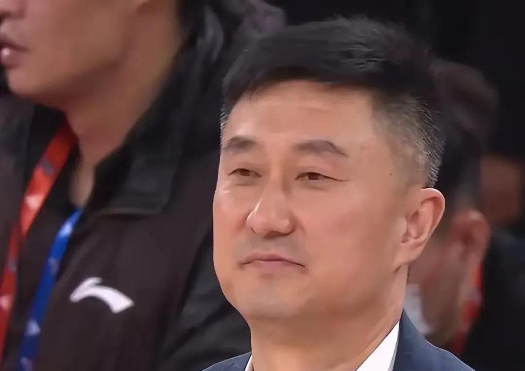 广州蓝队主场胜利，球员表现出色