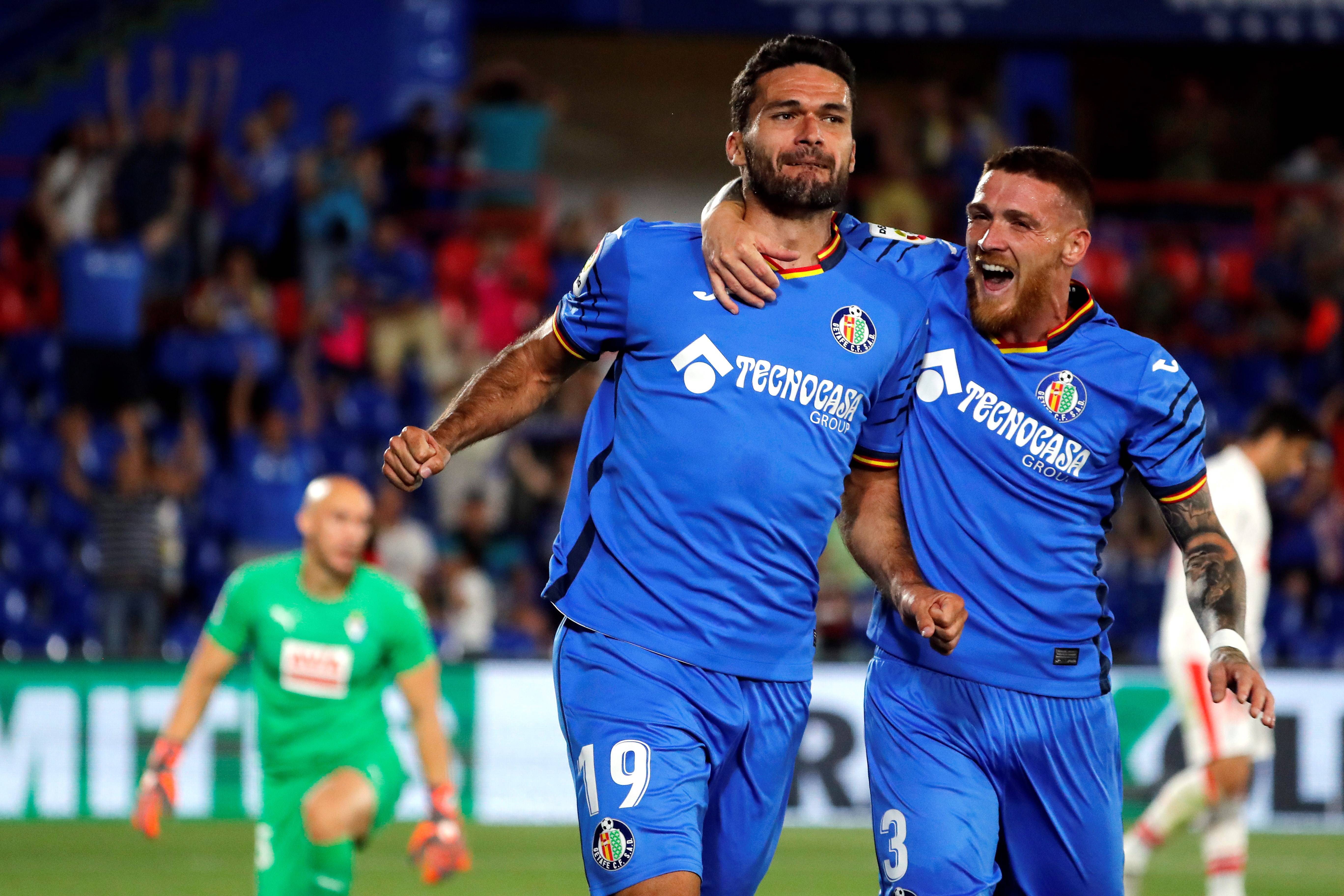 开云体育下载-沃特福特客场大捷，球队表现强劲继续保持高位的简单介绍