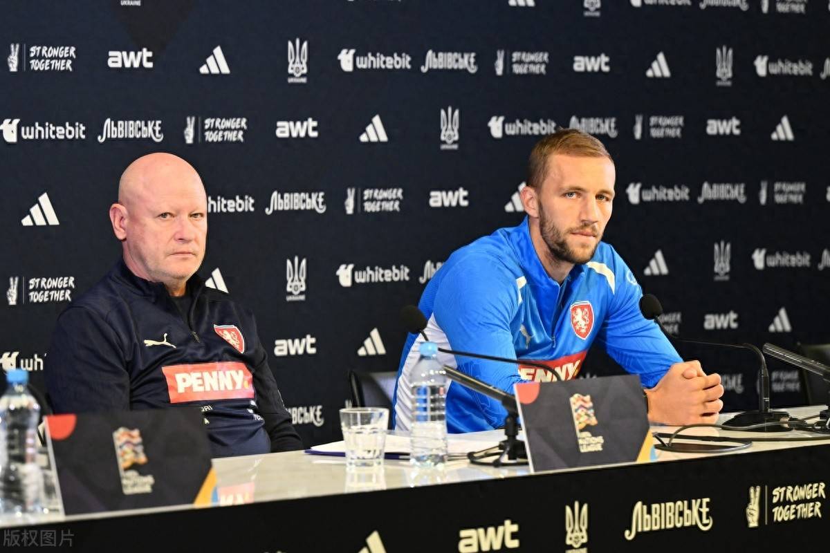 捷克队惊险逆袭,淘汰瑞士晋级16强 捷克队惊险逆袭,淘汰瑞士晋级16强