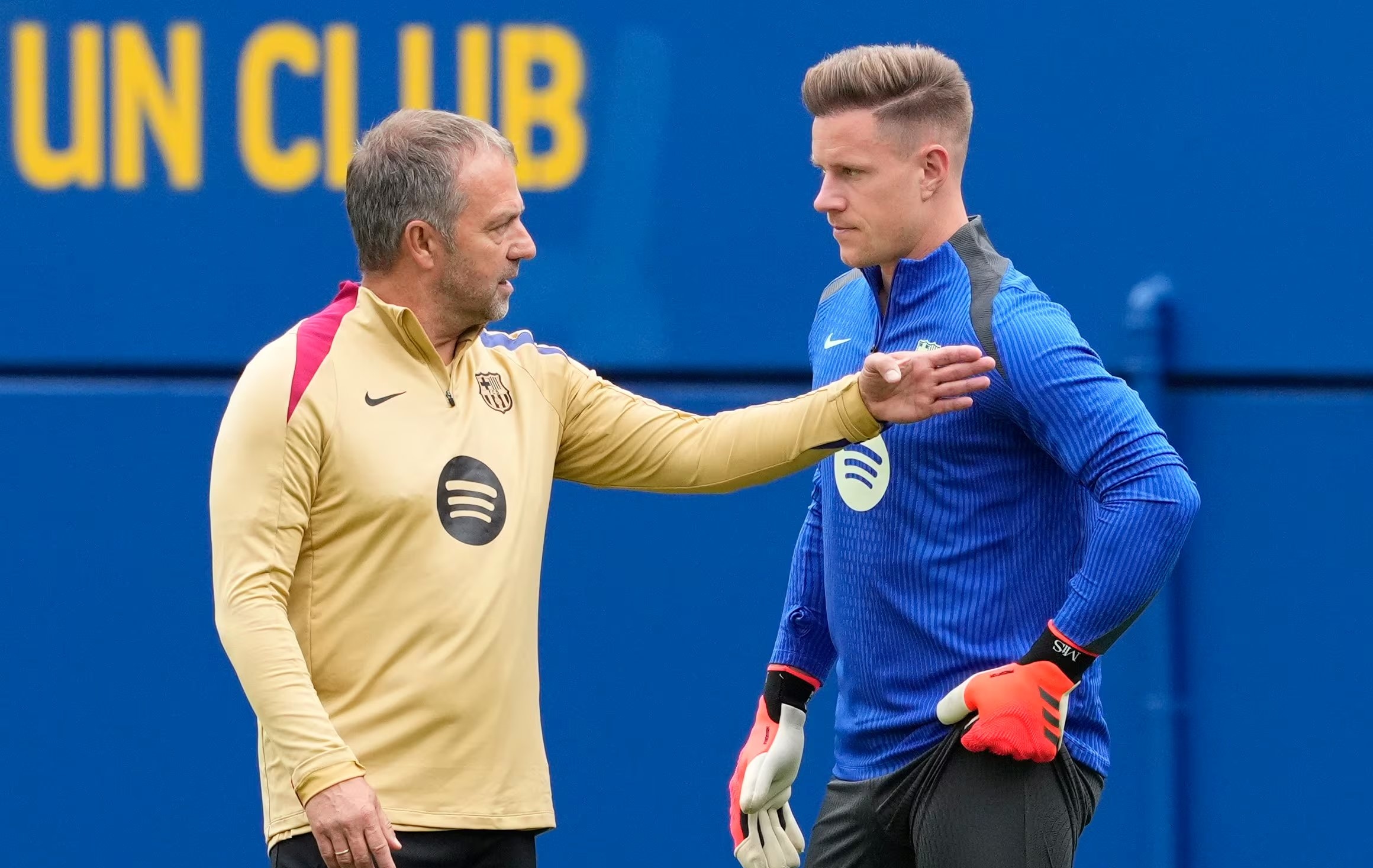 开云平台-关于巴萨苦遭阿贾克斯压制，提前灰溜溜出局的信息