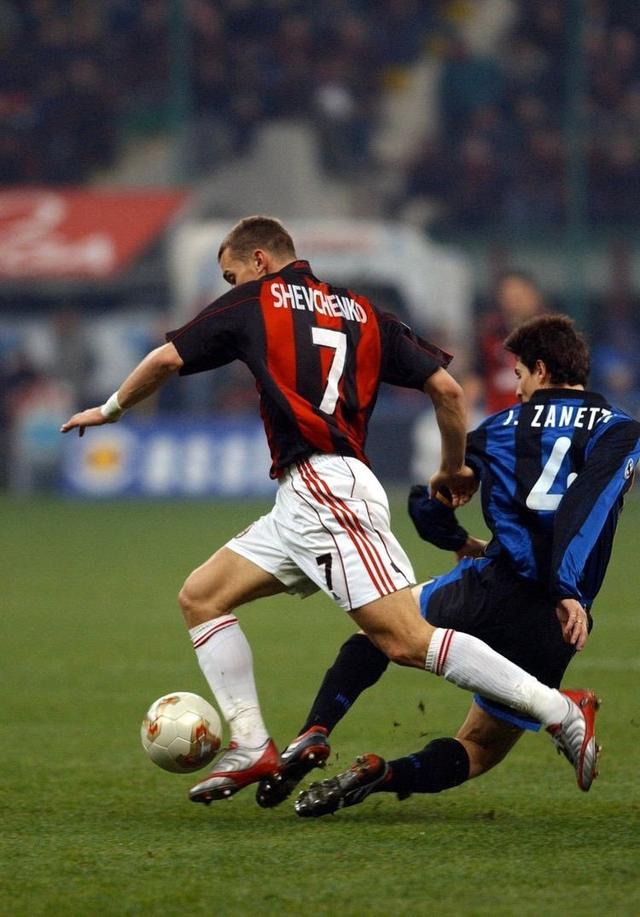 英雄登场，球场峥嵘时刻的简单介绍