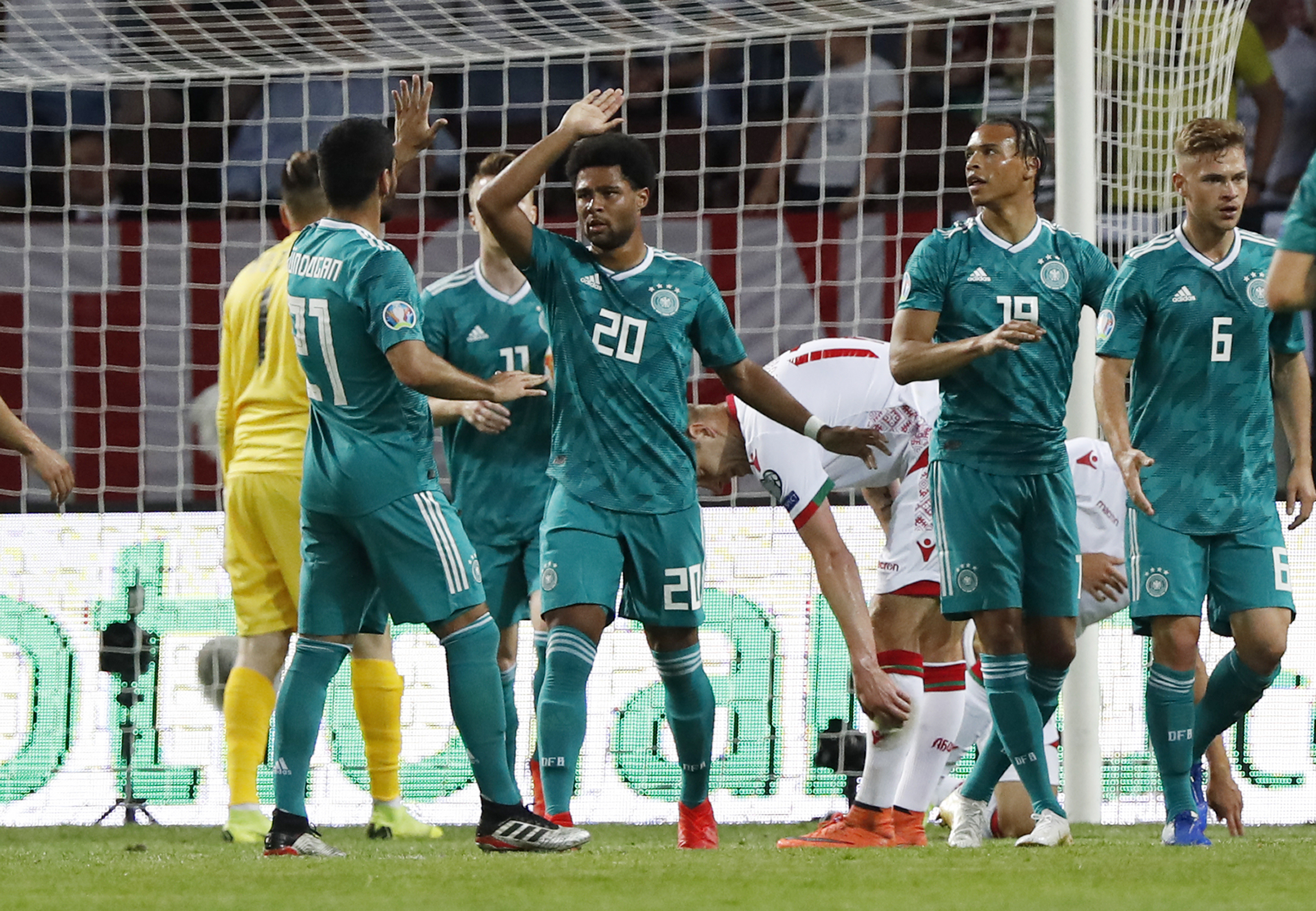 开云体育中国-欧洲足球预选赛最新比赛：强弱对抗令人瞩目的简单介绍