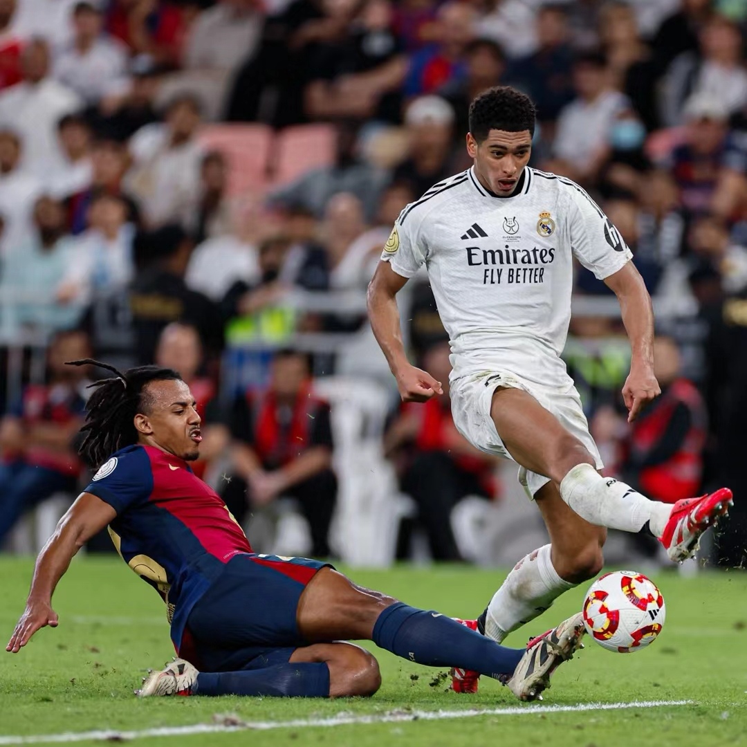 开云APP-皇家马德里获得西甲联赛冠军，球员欢呼雀跃的简单介绍