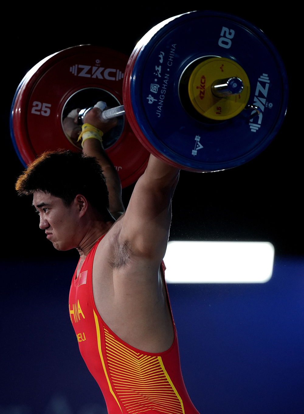 开云体育下载-关于男子举重赛场惜败,痛失金牌的信息