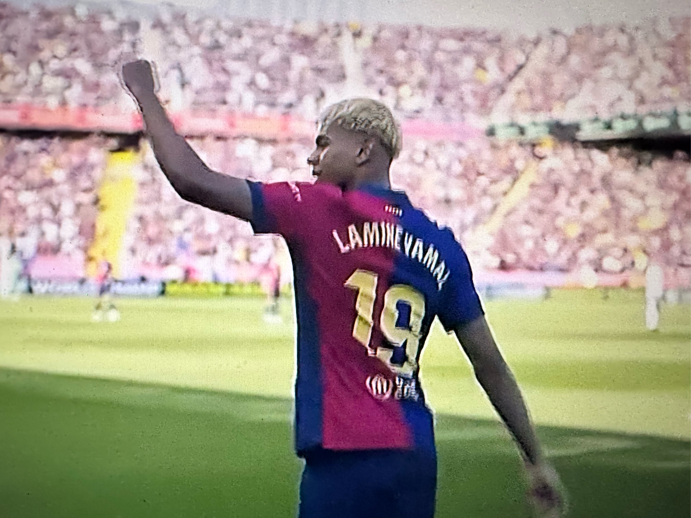 开云体育平台APP-巴萨在伦敦退赛引热议