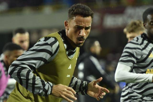 那不勒斯新援表现出色,成为球队中坚力量的简单介绍 那不勒斯新援表现出色,成为球队中坚力量的简单介绍