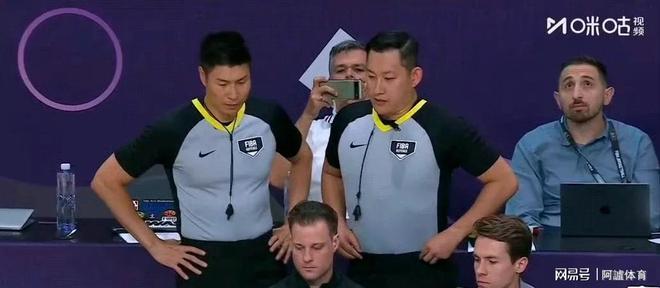 包含紧要比赛场面惊现逆转，球队士气高涨的词条