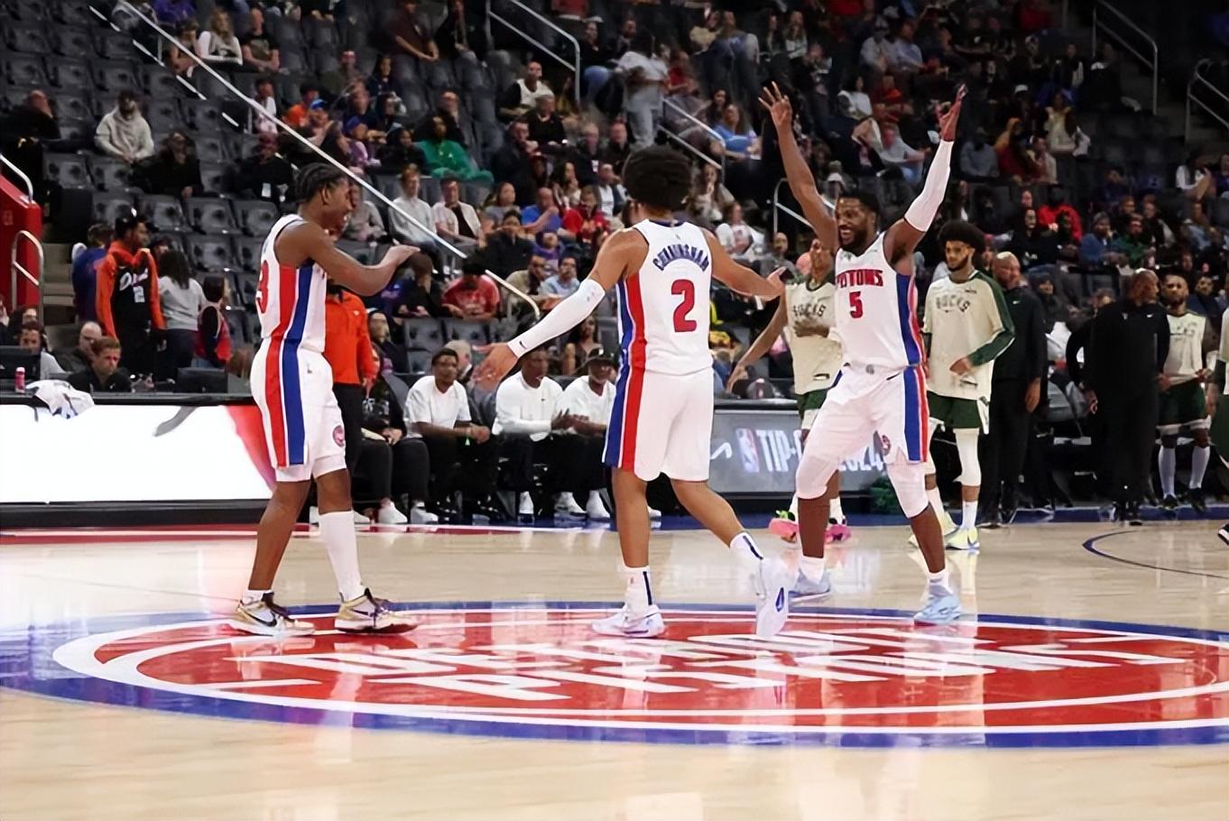 开云体育在线-雄鹿新秀登场首秀取得高分，表现亮眼令人期待的简单介绍