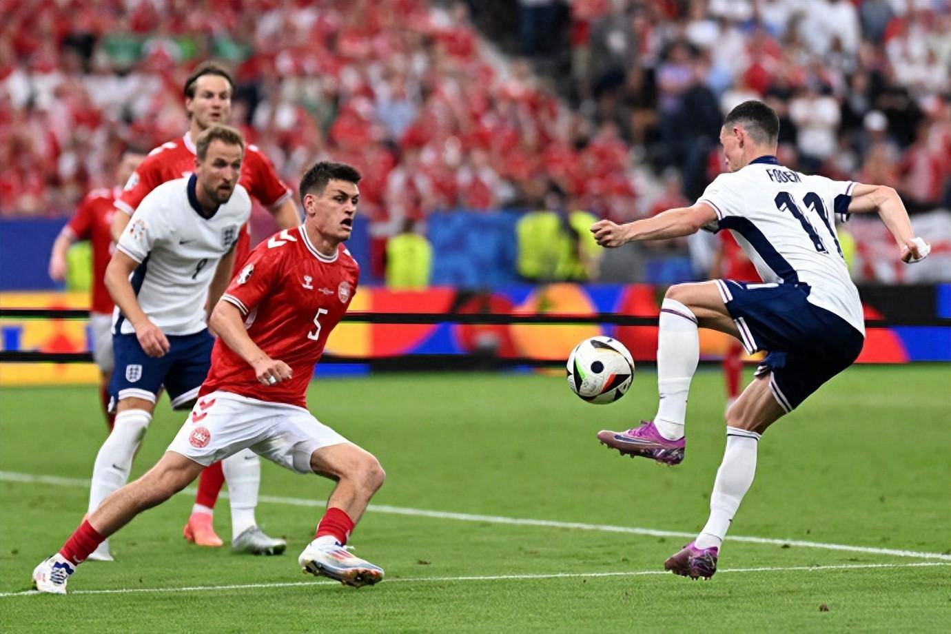 瑞士虽被丹麦逼平,但仍稳居榜首的简单介绍 瑞士虽被丹麦逼平,但仍稳居榜首的简单介绍