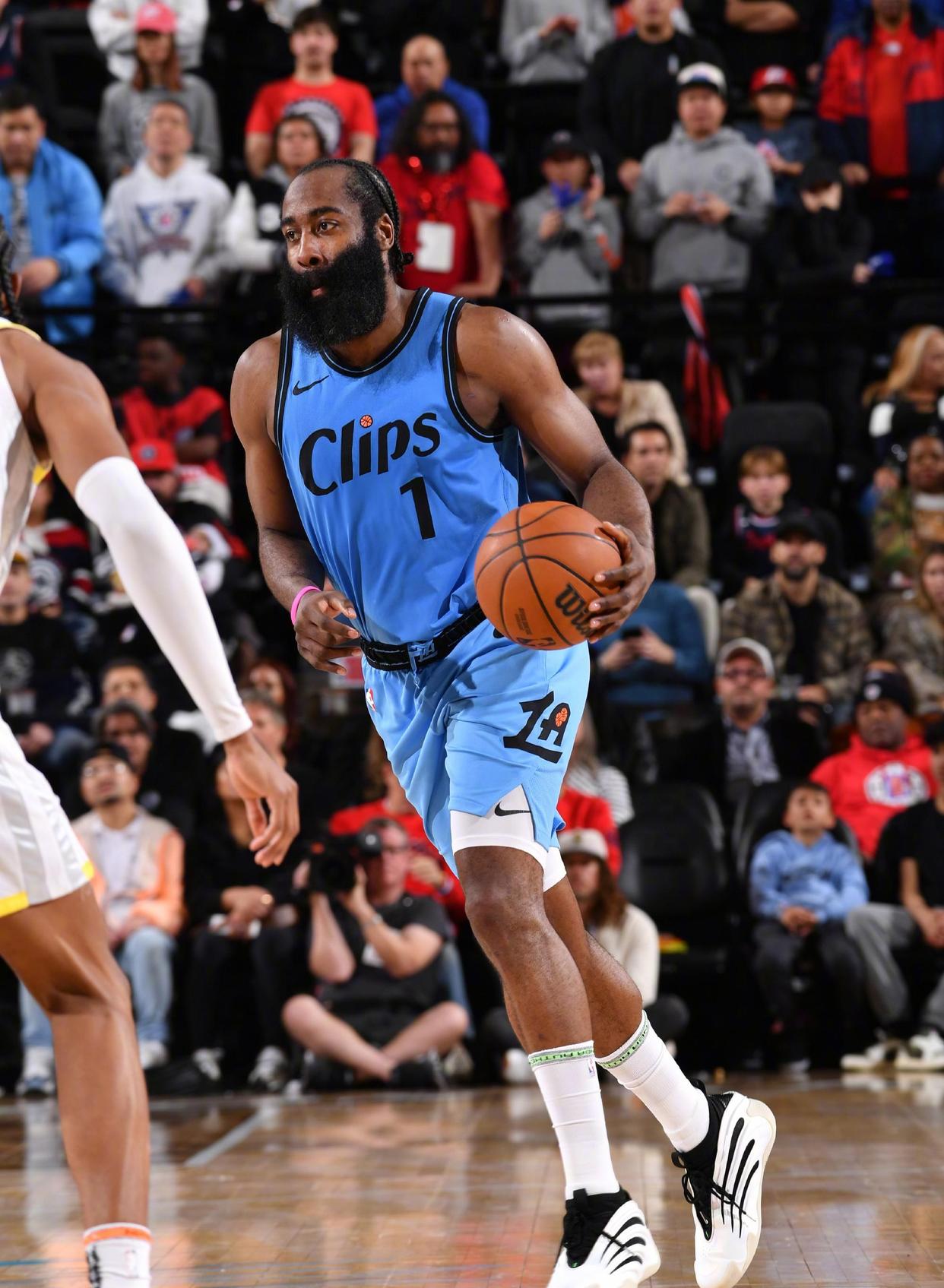 开云体育下载-包含快船后防表现抢眼，球队成为夺冠热门之一的词条