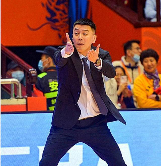 开云体育平台APP-包含争议之战！两队交手，赛场上必将引发一场激烈对抗的词条