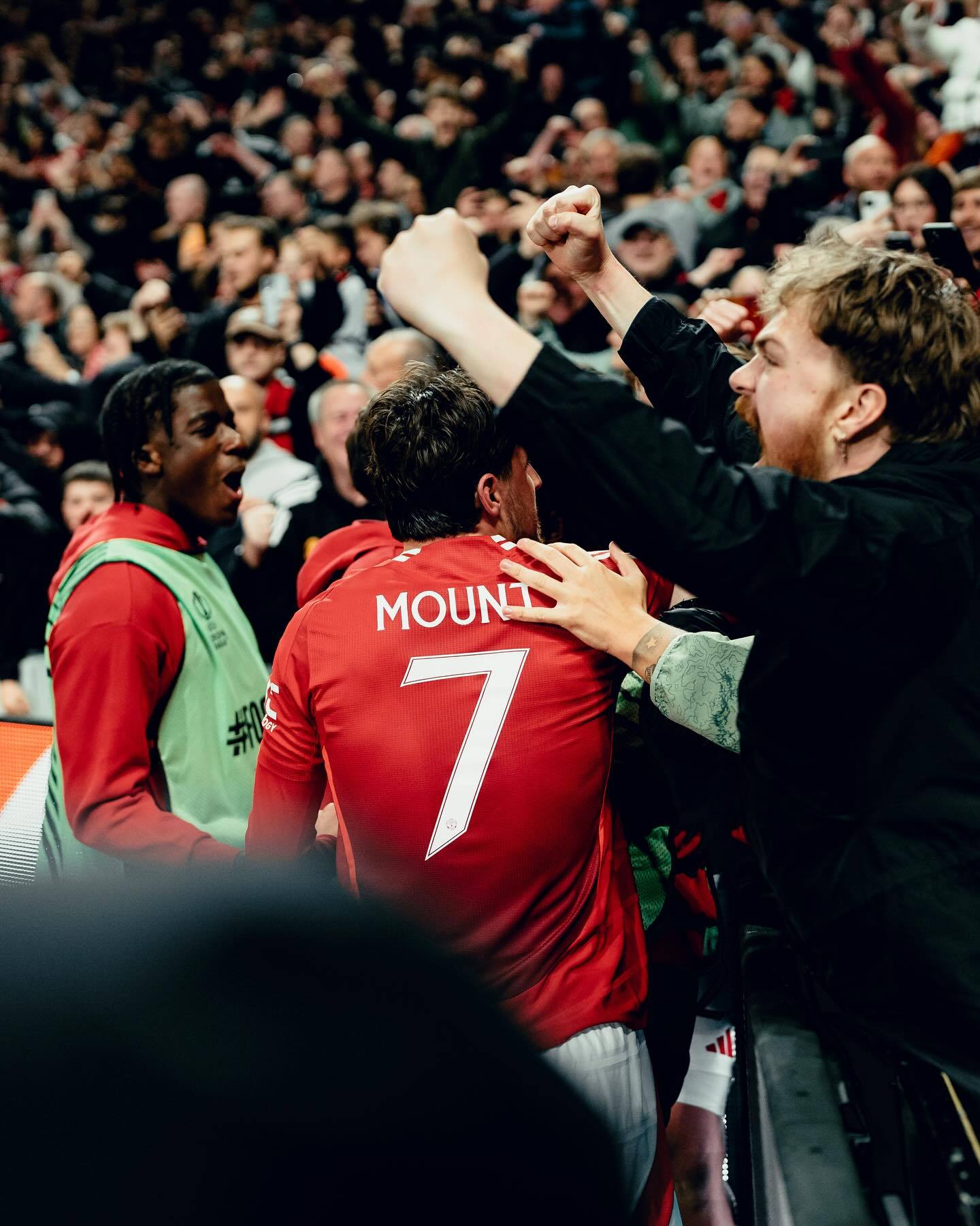 关于曼联客场战胜AC米兰的激动对决的信息 关于曼联客场战胜AC米兰的激动对决的信息