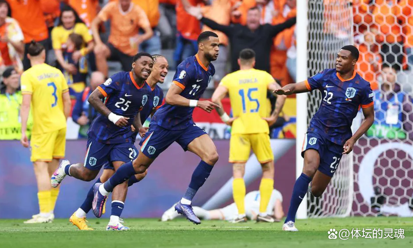 开云体育下载-包含欧洲杯预选赛场上激战，球员负气奋战的词条