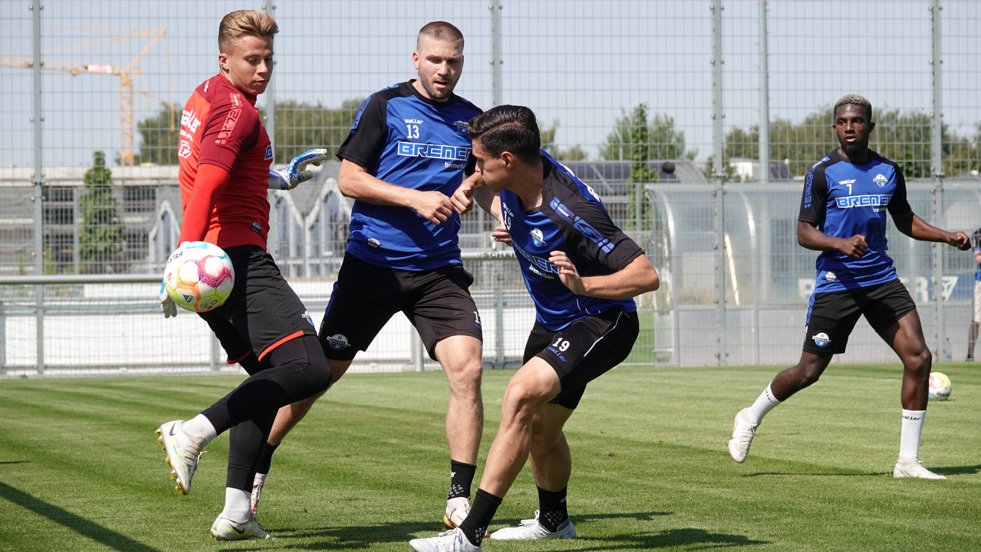 开云平台-杜塞尔多夫在客场力克对手，稳步前进