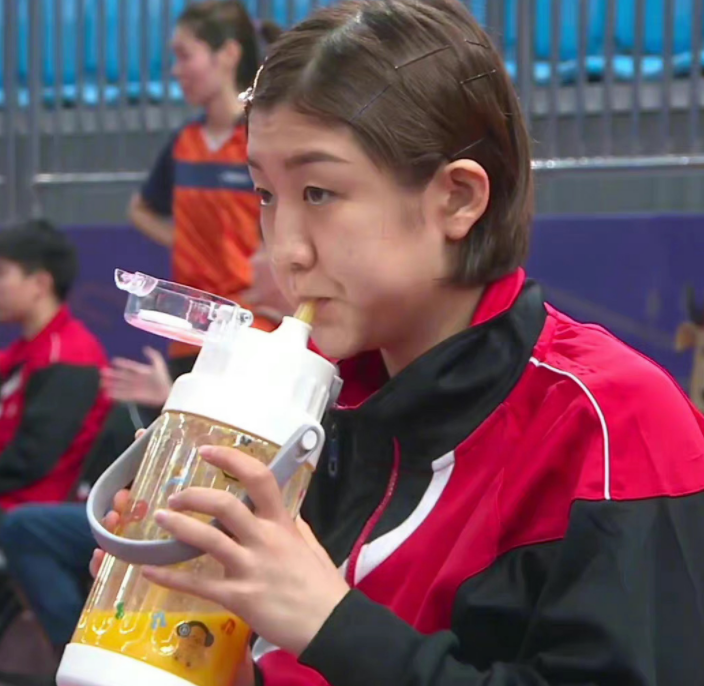 GEN横扫BLG,Inspired操刀奇招英雄翻盘八强赛2:0(巴黎) GEN横扫BLG,Inspired操刀奇招英雄翻盘八强赛2:0(巴黎)