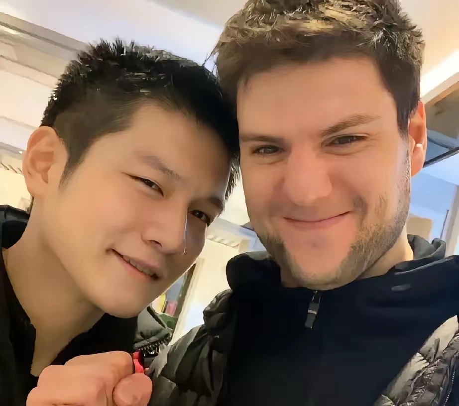 包含英国乒乓球队爆冷奥地利乒乓球队，奥恰洛夫送出助攻的词条