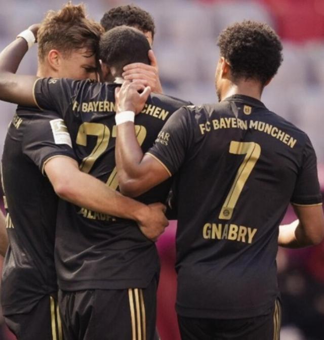 关于曼联碾压智利,莱万打破历史纪录的信息 关于曼联碾压智利,莱万打破历史纪录的信息