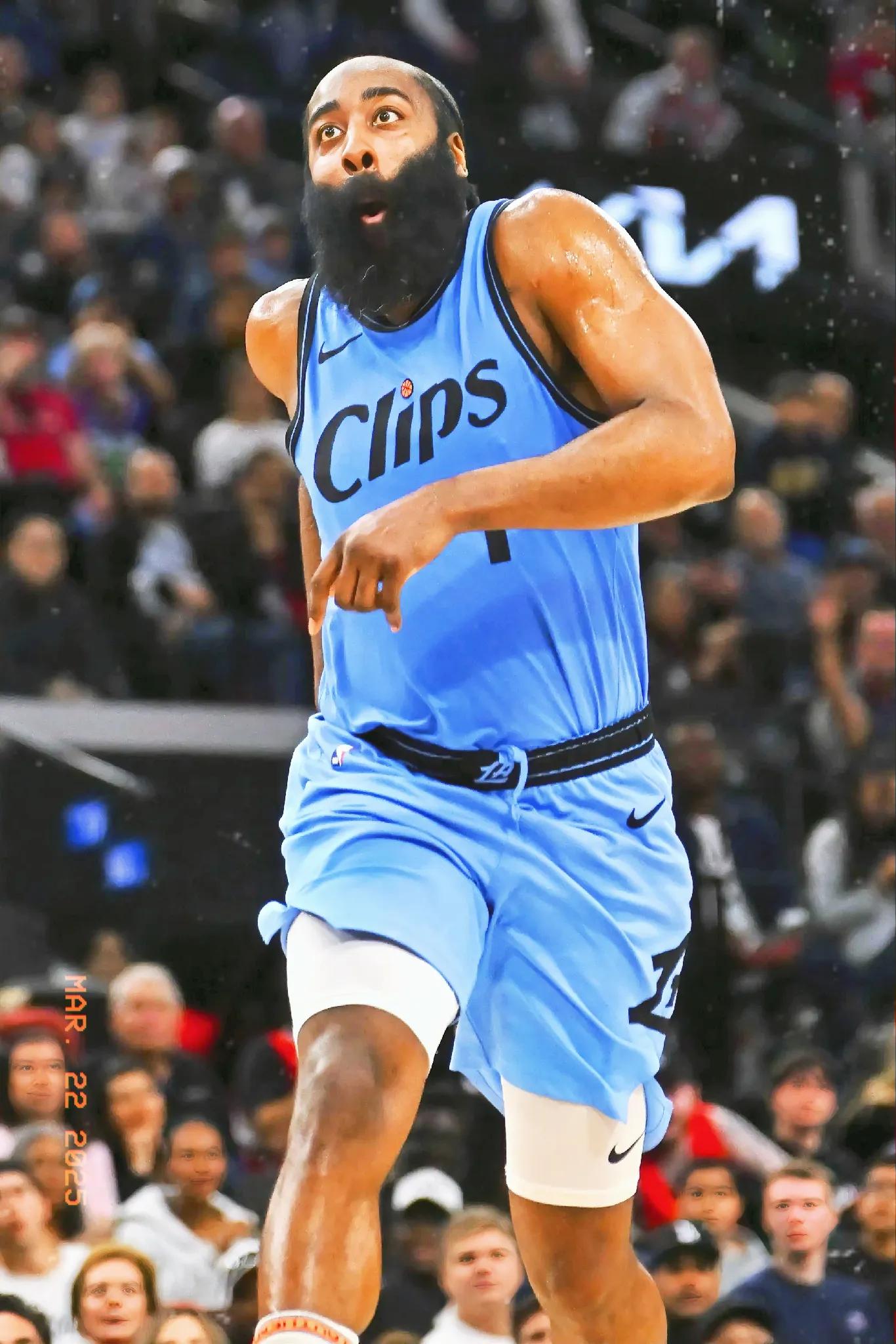 开云体育-灰熊碾压热火B队，哈登打破历史纪录的简单介绍