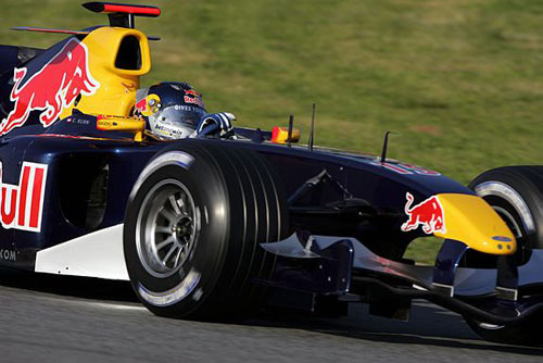 索伯车队鏖战红牛二队，阿隆索关键制胜